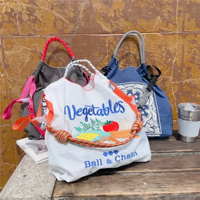 Sac à main brodé pour femme