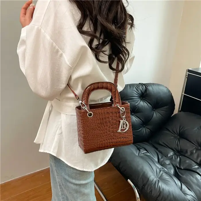 Sac à bandoulière élégant en cuir pour femme