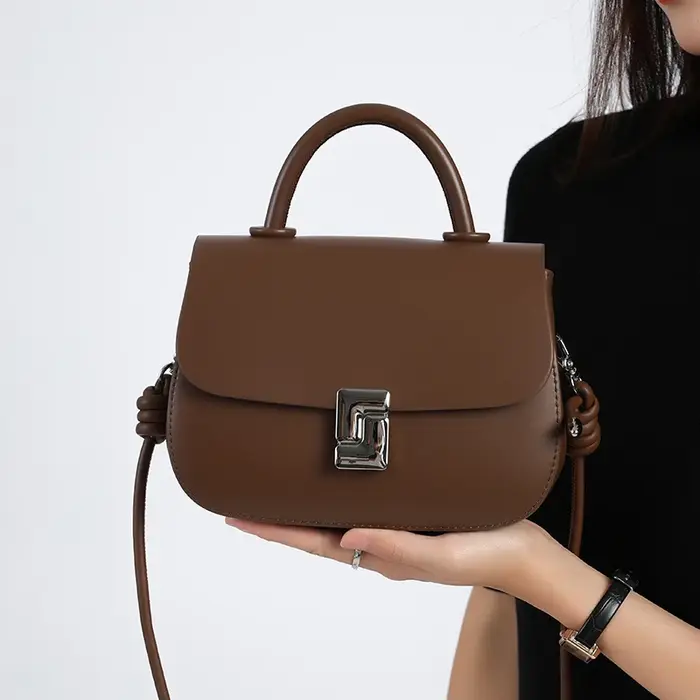 Sac à bandoulière en cuir de vache véritable pour femmes, léger, de luxe, rétro, petits sacs à main