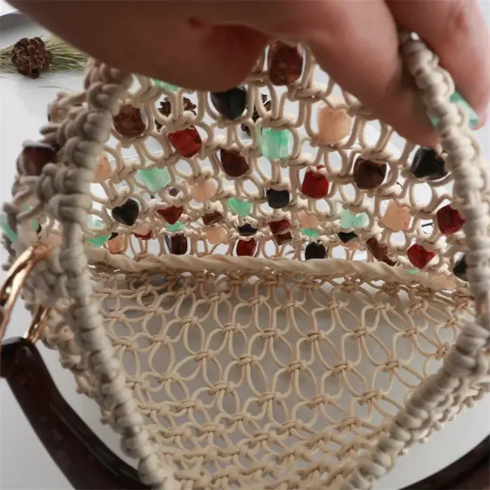 Sac à main vintage fait main perlé