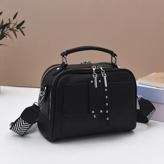 Sac à bandoulière à large sangle pour femmes