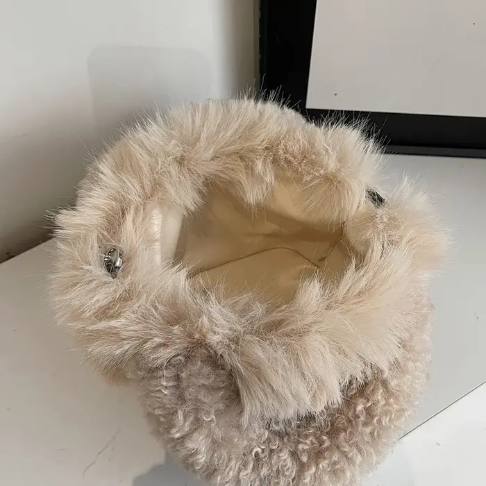 Sac à main café kaki qualité fausse fourrure pochette de soirée pour femmes 2025 nouveau sac à bandoulière en peluche douce et moelleuse petit seau Bolsos