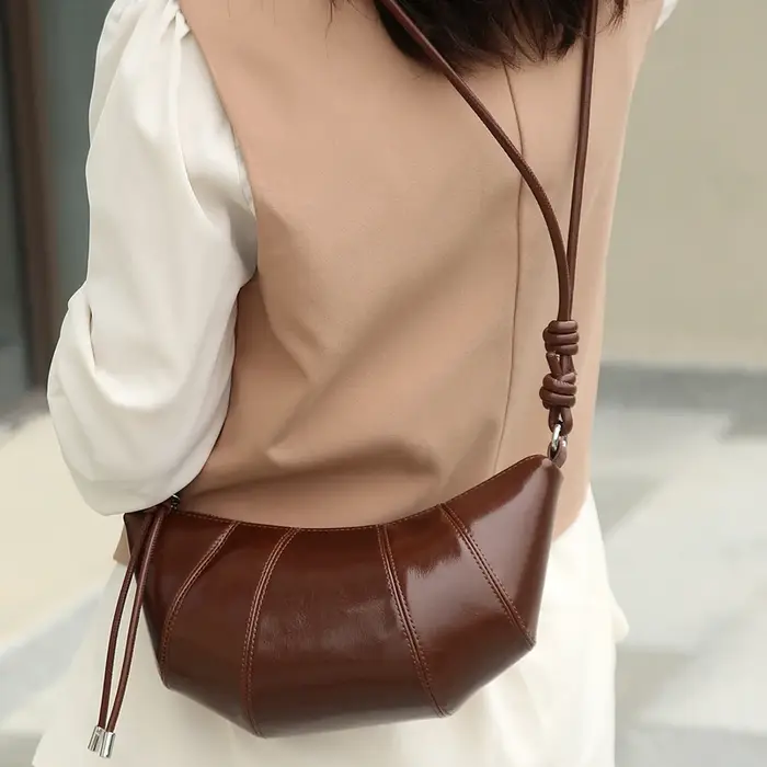 Nouveau sac à bandoulière de luxe en cuir de vachette mini pour femme 2026, sac à main de créateur p