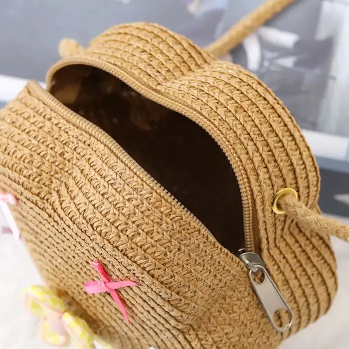 Sacs à bandoulière en paille mignons avec nœud