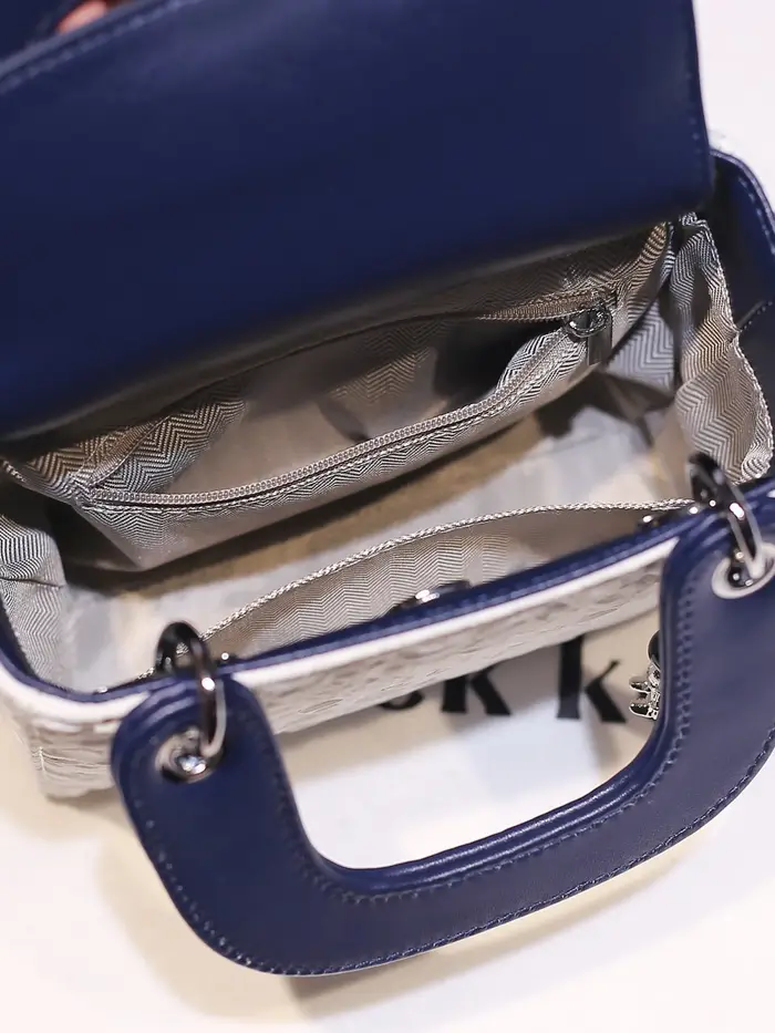 Nouveauté 2026 : Sac carré à chaîne pour femme, de créateur, mode et luxe, avec pendentif délicat et