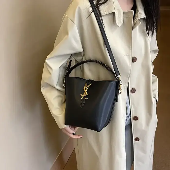 Nouvel Arrivage Sac Seau Tendance Femme Été 2026, Style Niche Luxe Léger, Sac Bandoulière Messager T