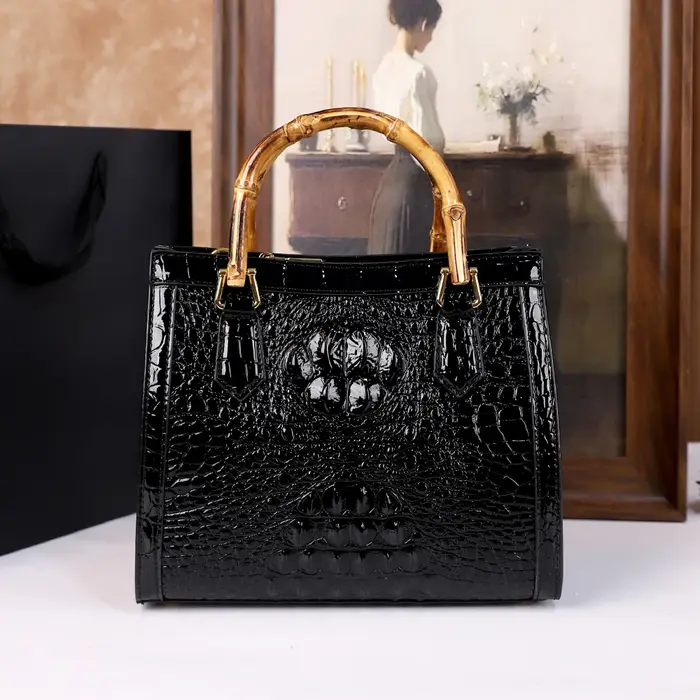 2025 Nouveau sac pour maman d'âge moyen à motif crocodile