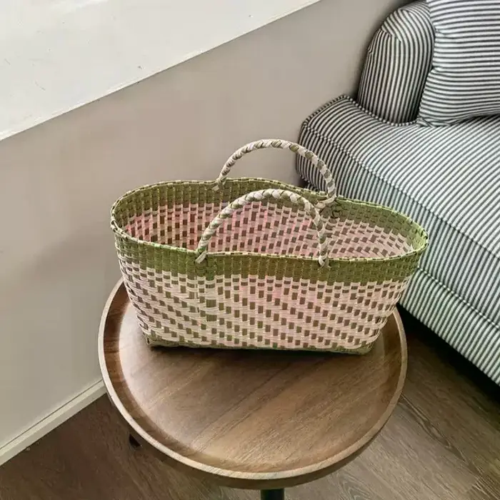 Sac à main en PVC tressé mignon