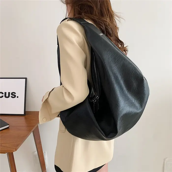 Grands sacs à bandoulière noirs pour femmes