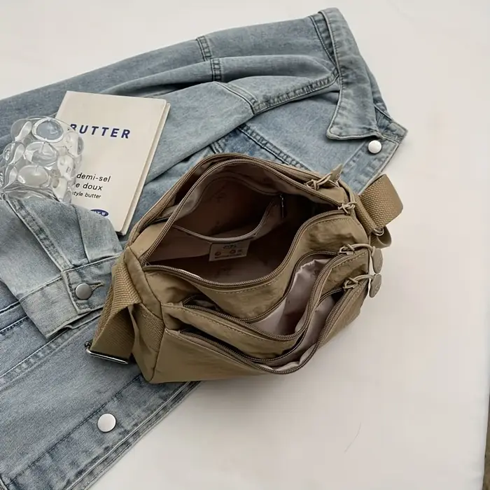 Sac à main beige élégant