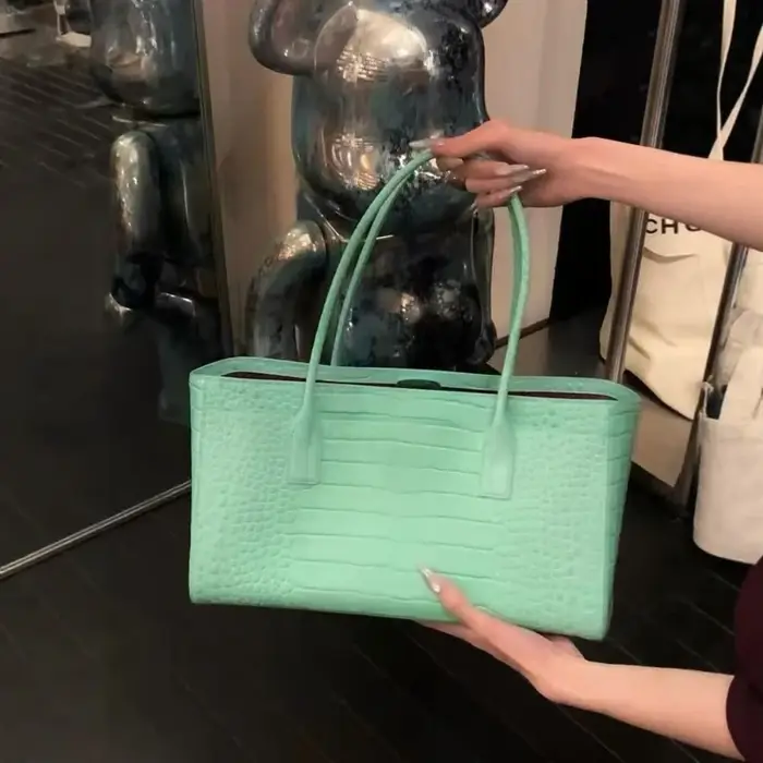 Sac fourre-tout pour femme en cuir gaufré crocodile
