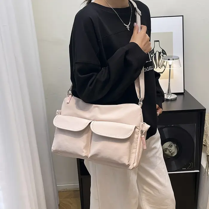 Nylon couleur unie grande capacité fourre-tout décontracté automne polyvalent femme sacs en vente 2025 mode Simple mode sacs à bandoulière