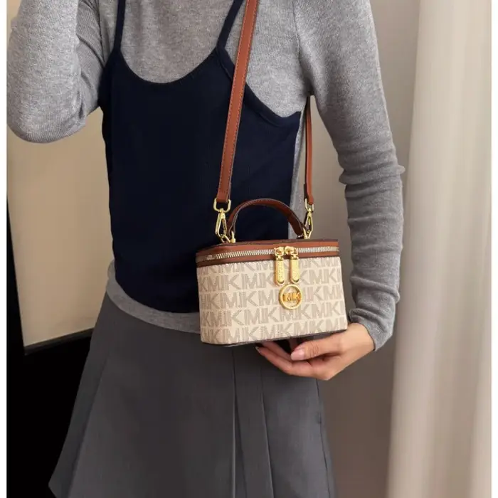 Sac fourre-tout de haute qualité pour femmes, nouveau sac à chaîne matelassé tendance printemps 2026, petit sac carré à bandoulière.
