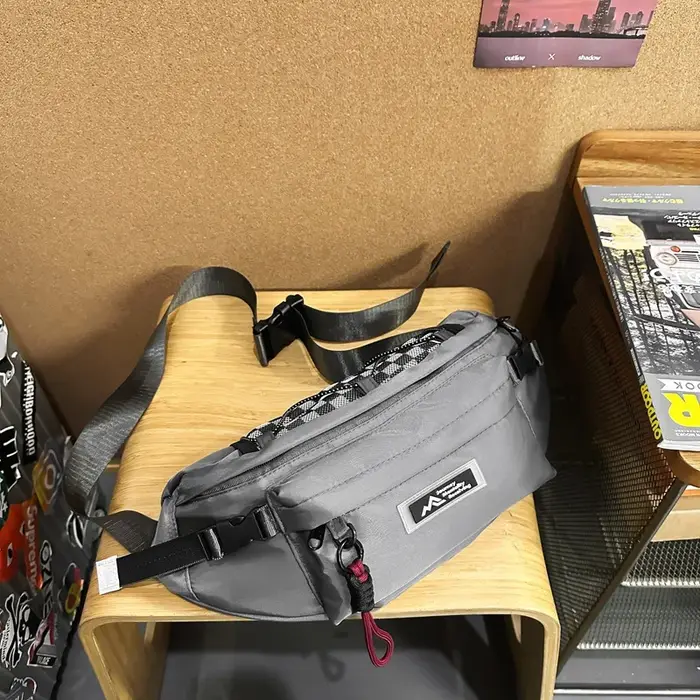 Sac de Poitrine Tendance 2025 – Nouveau Sac Bandoulière Décontracté Sportif Multifonctionnel Grande Capacité Style Simple et Personnalisé