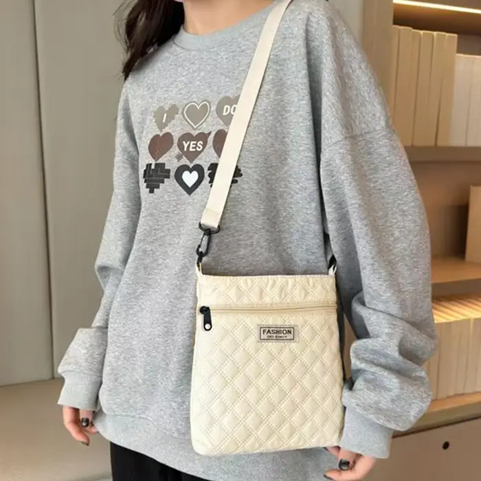 Sac bandoulière matelassé beige pour femme avec motif losanges