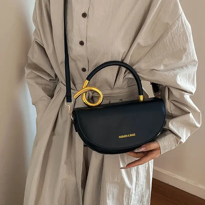 Sac bandoulière de style selle avec sangle