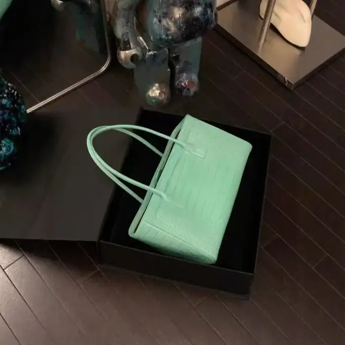 Sac fourre-tout pour femme en cuir gaufré crocodile