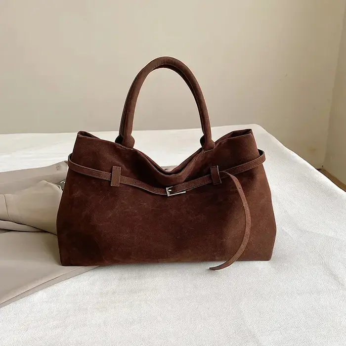 Sac fourre-tout vintage en cuir satiné – Style décontracté avec fermeture à boucle