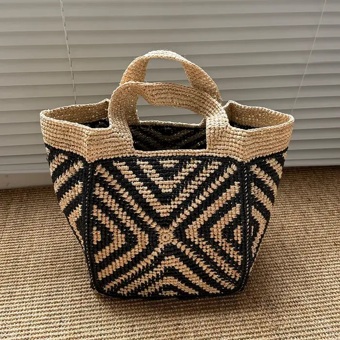 Sac fourre-tout en raphia tressé à la main pour femme