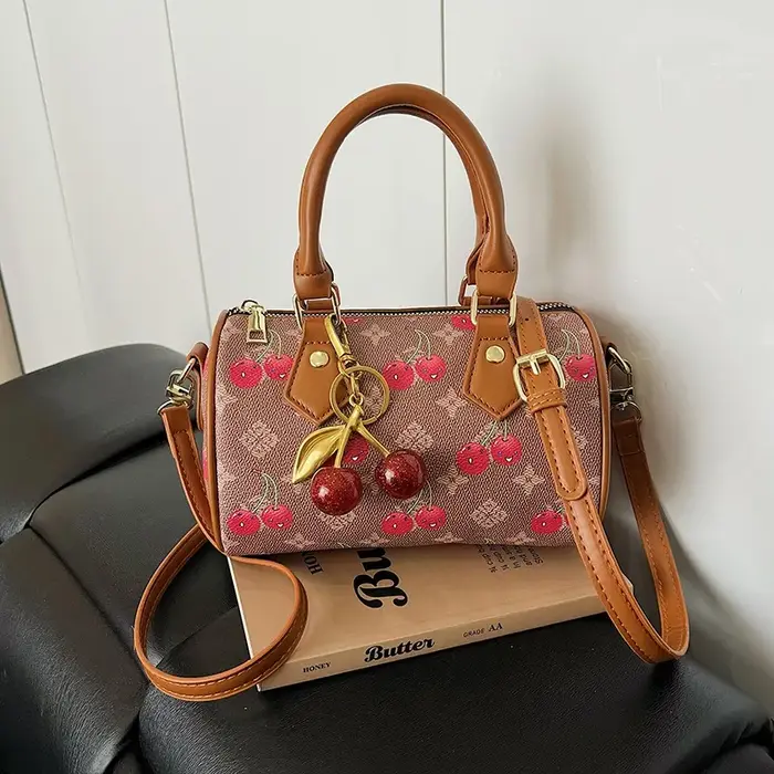 Sac Boston à imprimé cerises mignon