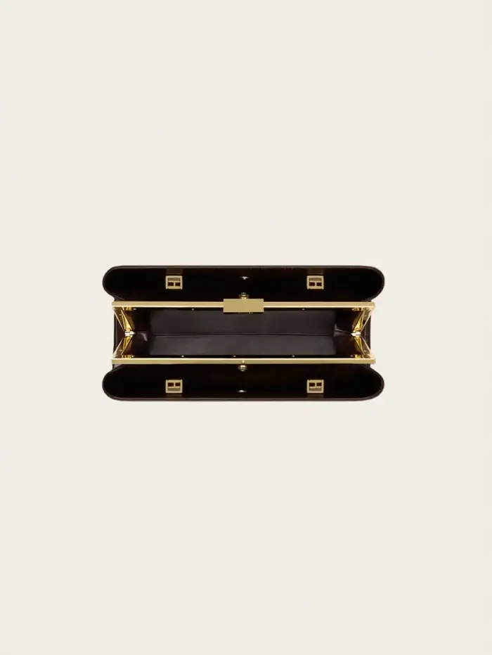Femmes cadre fermoir pochette épaule baguette sac fourre-tout sac à main 2025 hiver nouveau polyvalent français sac café noir blanc cassé couleur