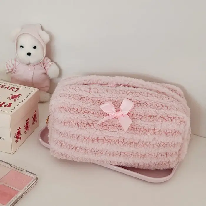 Pochette à cosmétiques en peluche pour femmes, sac à cosmétiques, pochette de voyage, petite pochett