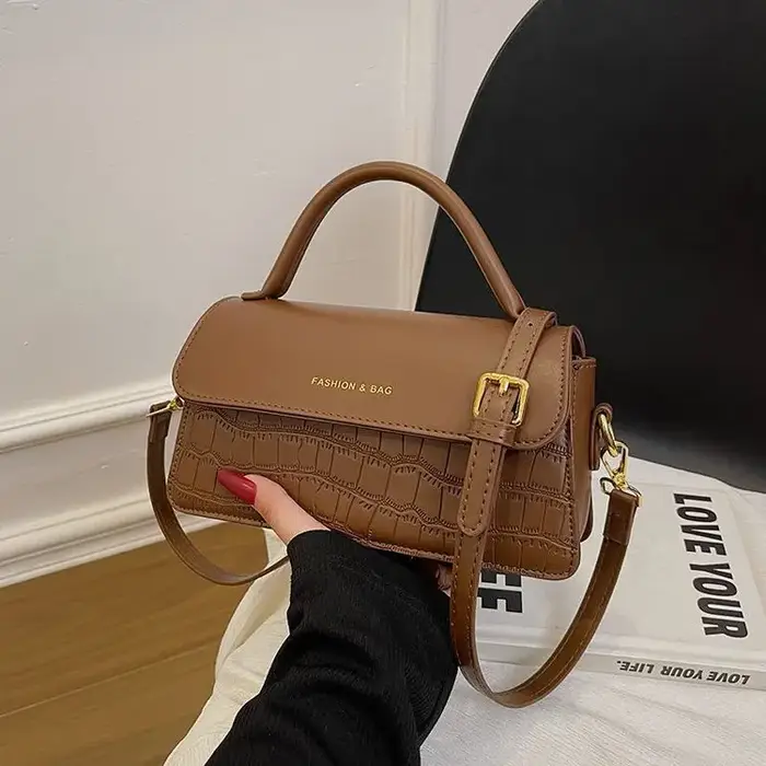Sac Chic Urbain Style Simple pour Femme – Nouvelle Tendance de la Saison – Sac à Bandoulière et Sac Croisé pour Trajet Quotidien en PU Souple – Taille Moyenne – Vente Flash