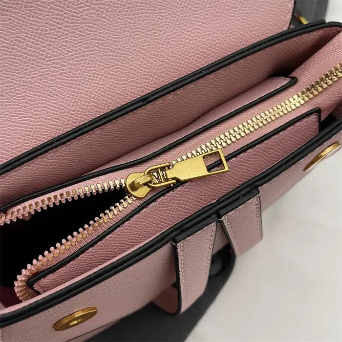 Nouveaux sacs de selle au Design solide