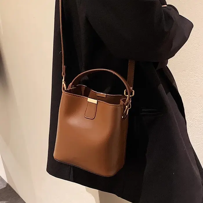 Sac à main pour femme, le sac bandoulière décontracté haut de gamme marron polyvalent et tendance de cette année est un