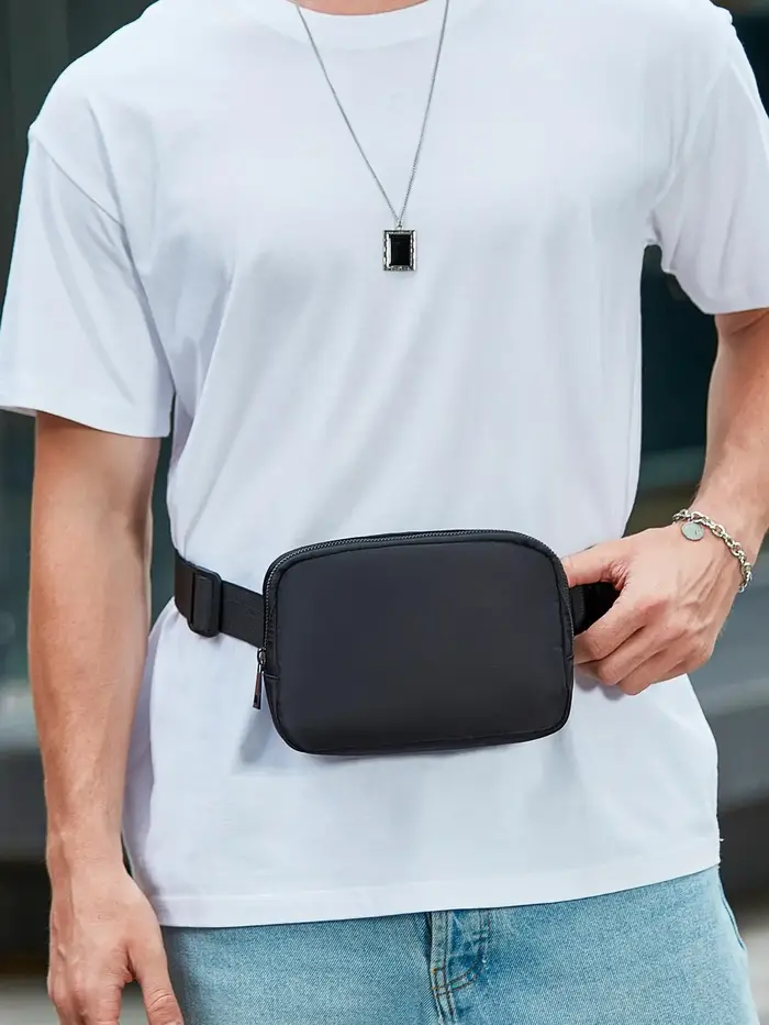 Petit sac banane à la mode