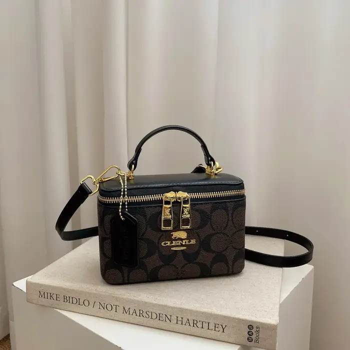 Sac à main vintage pour femmes 2026, nouveau sac bandoulière à imprimé monogramme, mini sac de toilette de haute qualité, sac boîte à double fermeture éclair, poignée supérieure, sac à bandoulière.