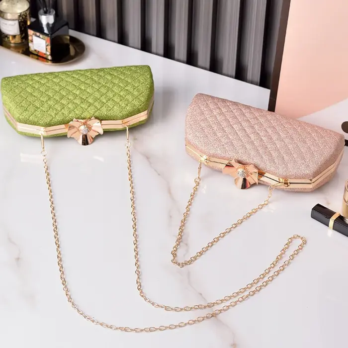 Pochette rose de luxe à motif losanges