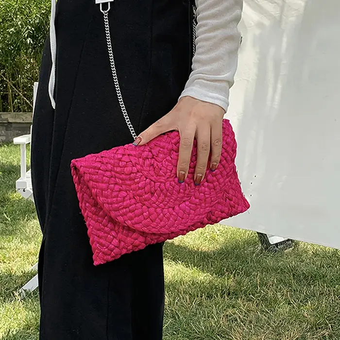 Femmes mode rabat enveloppe sacs été sac de plage portefeuille fait à la main paille tricoté sac