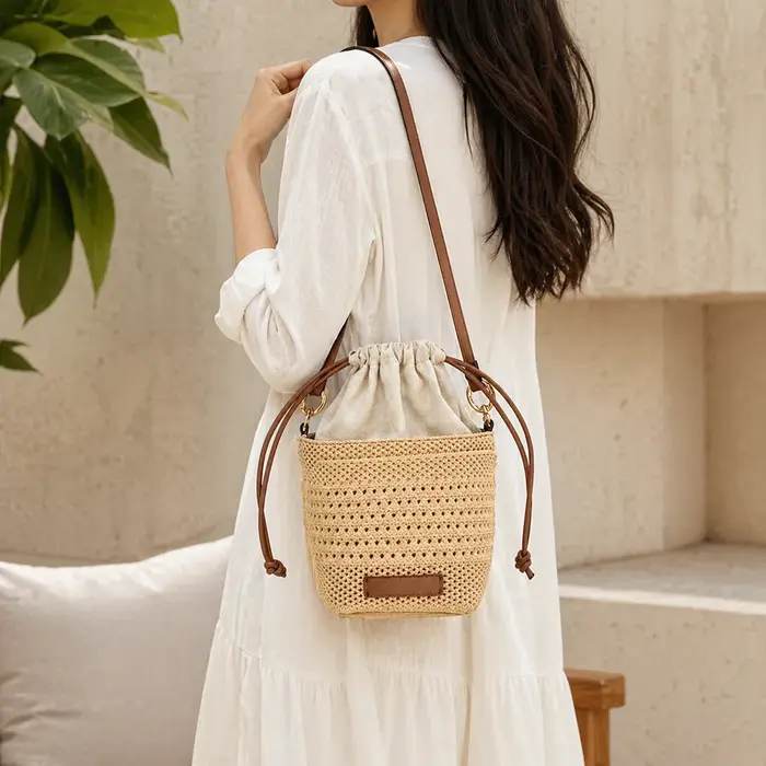 Sac à bandoulière Boston en cuir texturé litchi pour femme