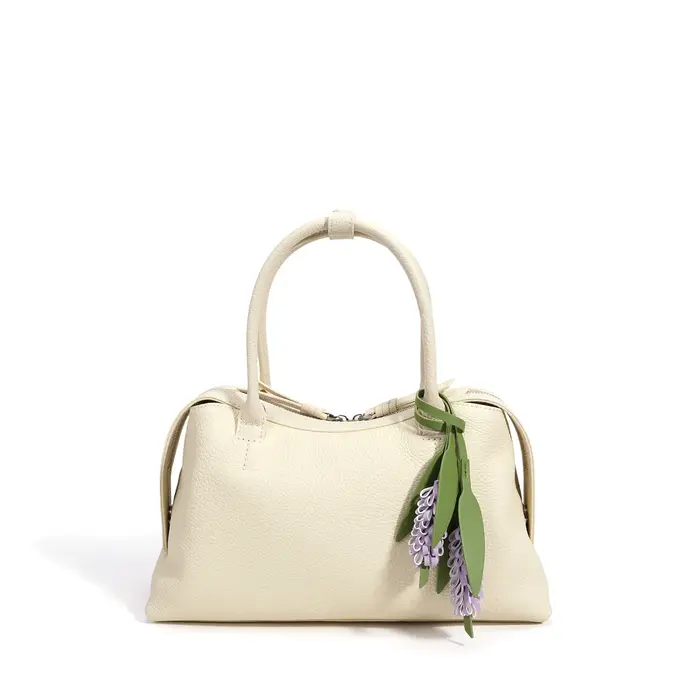 Nouveau Sac Boston Luxueux Tendance 2026 Grande Capacité Sac à Main de Navettage en Cuir Véritable pour Femme avec Décorations Suspendues