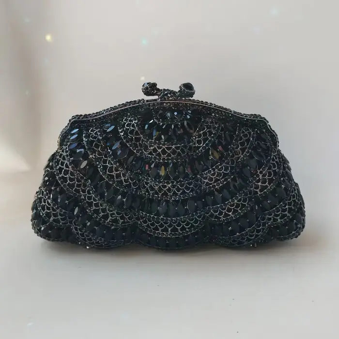 Pochette en pierre sertie de cristaux pour robe de soirée