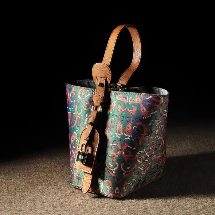 Nouvelle collection Automne-Hiver : Sac seau en soie de Sichuan style chinois