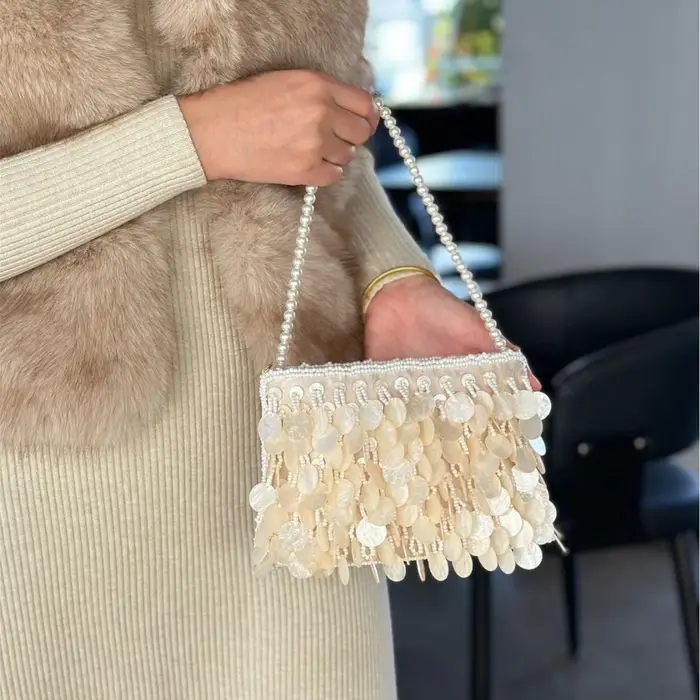 Pochette en perles de coquillage