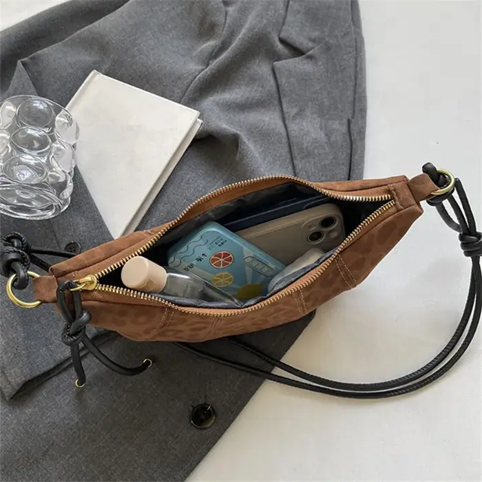 Sac pour femmes en forme de Croissant à la mode