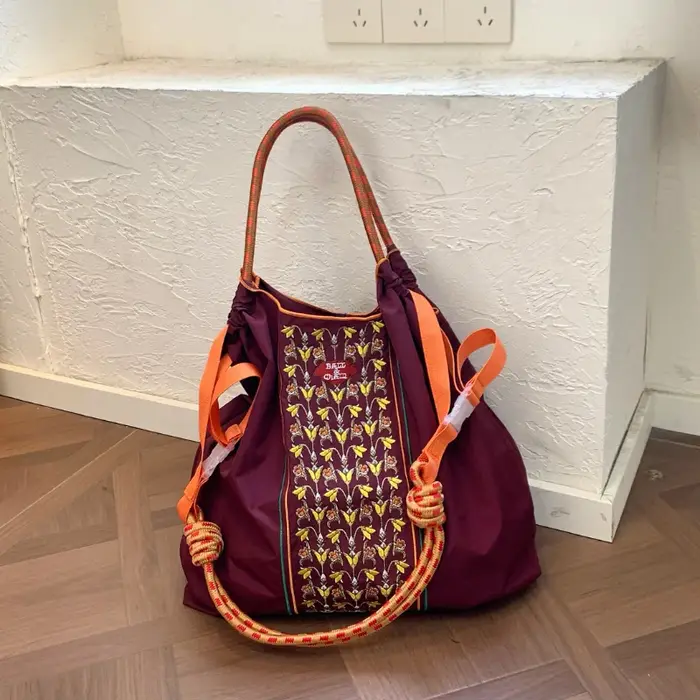 Sac à bandoulière brodé de style bohème