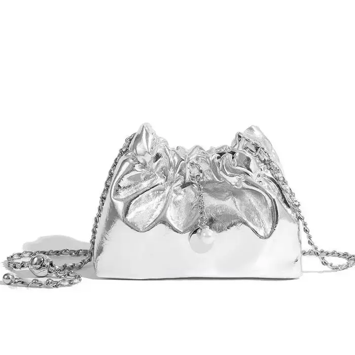 Niche de luxe polyvalente pour femmes, nouveau sac seau à cordon argenté, équipé d'une chaîne réglable