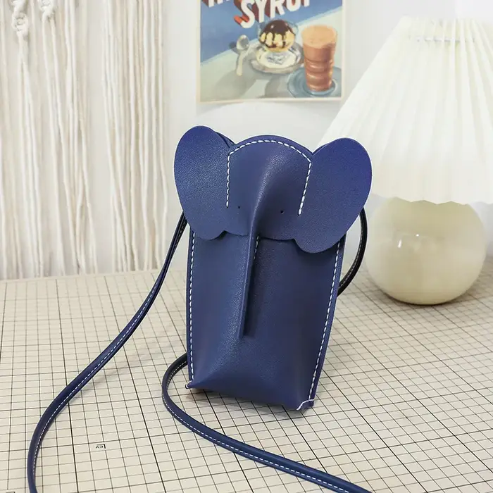 Sac à main Design éléphant pour femme – Un mini sac à bandoulière de style d'été à la mode pour dames. Parfait pour les femmes. Une laine exquise