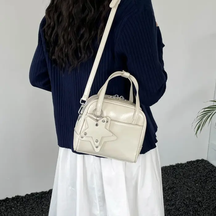 Sac à main en cuir souple pour femme