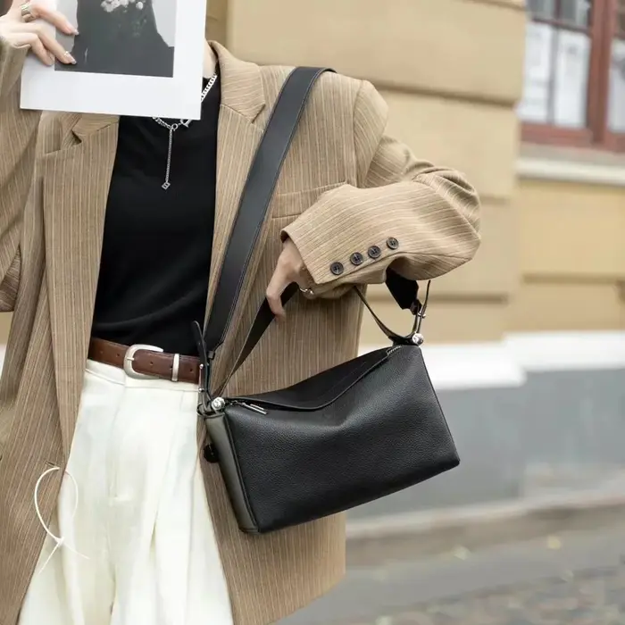 Sac à ati elles en cuir de vachette pour femme