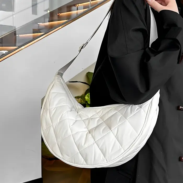 Sac à bandoulière matelassé à grille de diamant