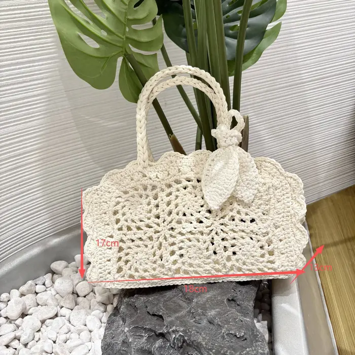 Sac tissé artisanal minimaliste français tendance pour femme