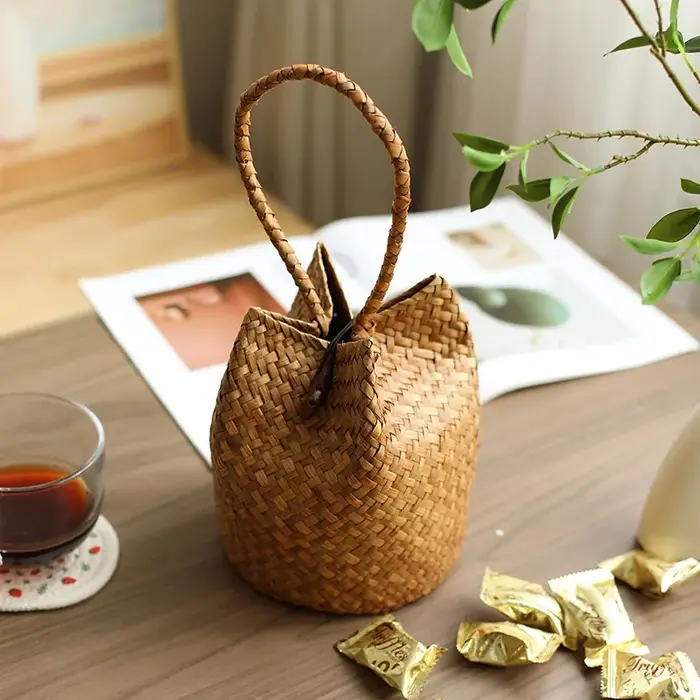 Sac à main tissé naturellement