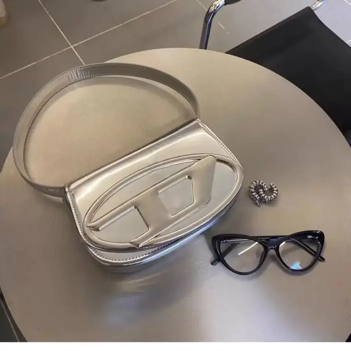 Nouveau Sac à Bandoulière 2026D, Sac Carré Compact Argenté Tendance pour Femme, Sac à Main et à Band