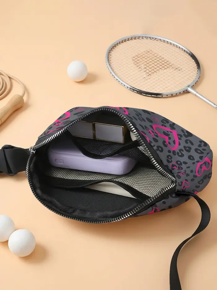 Sac banane réglable rose à imprimé léopard en forme de cœur pour femme