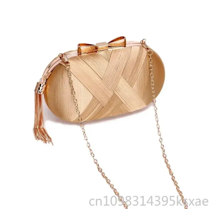 Pochette élégante pour femme avec pompon